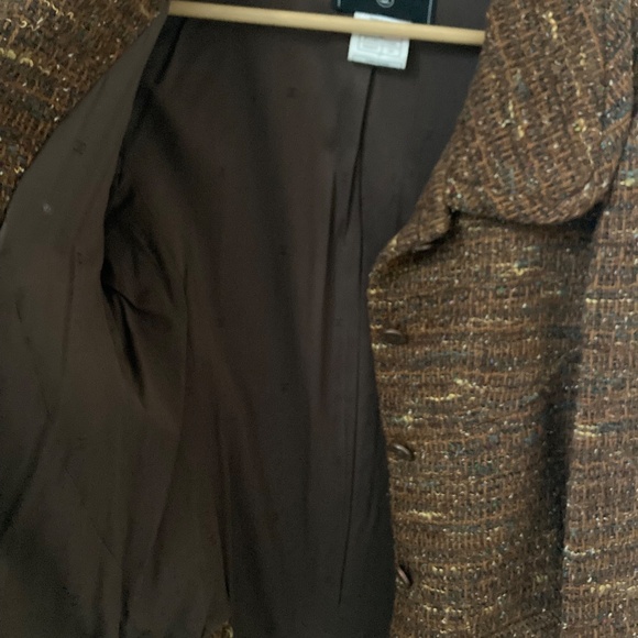 Vintage Chanel Blazer - Picture 4 of 4